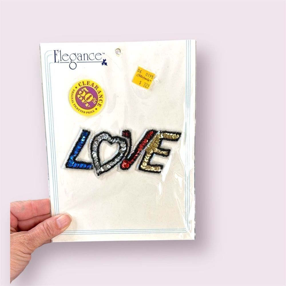 ELEGANCE Vintage LOVE Spellout Sequin Applique *NEW*